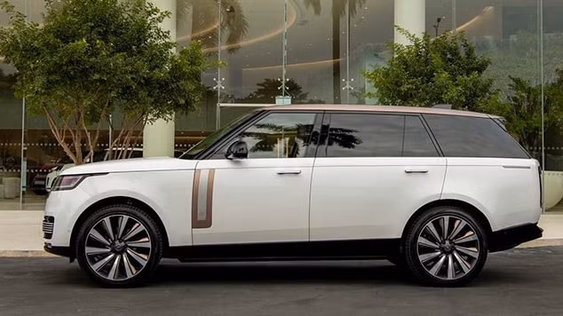 range rover sv co gia ban tu 168 ty dong tai viet nam hinh 1