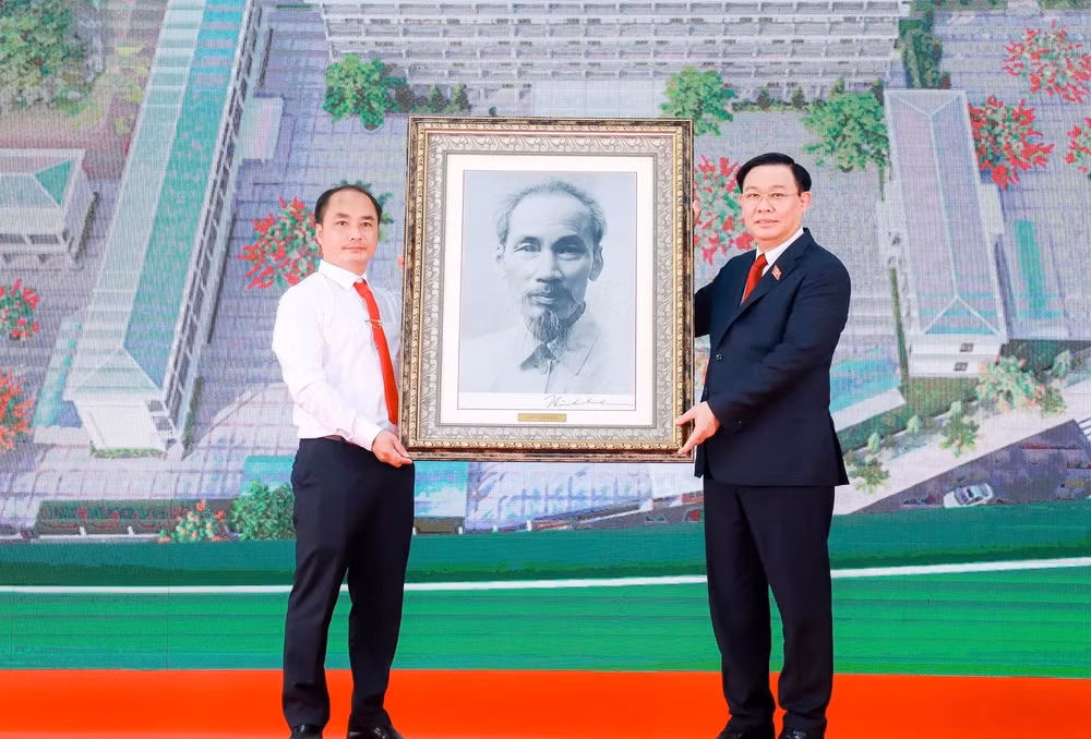 moi ngoi truong la mot trung tam hoi tu va lan toa cac gia tri van hoa hinh 4