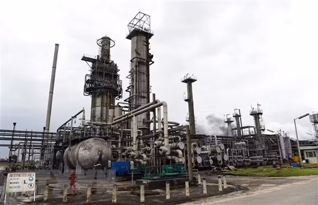 khoang 95 san luong dau mo nigeria dot nhien khong canh ma bay hinh 1