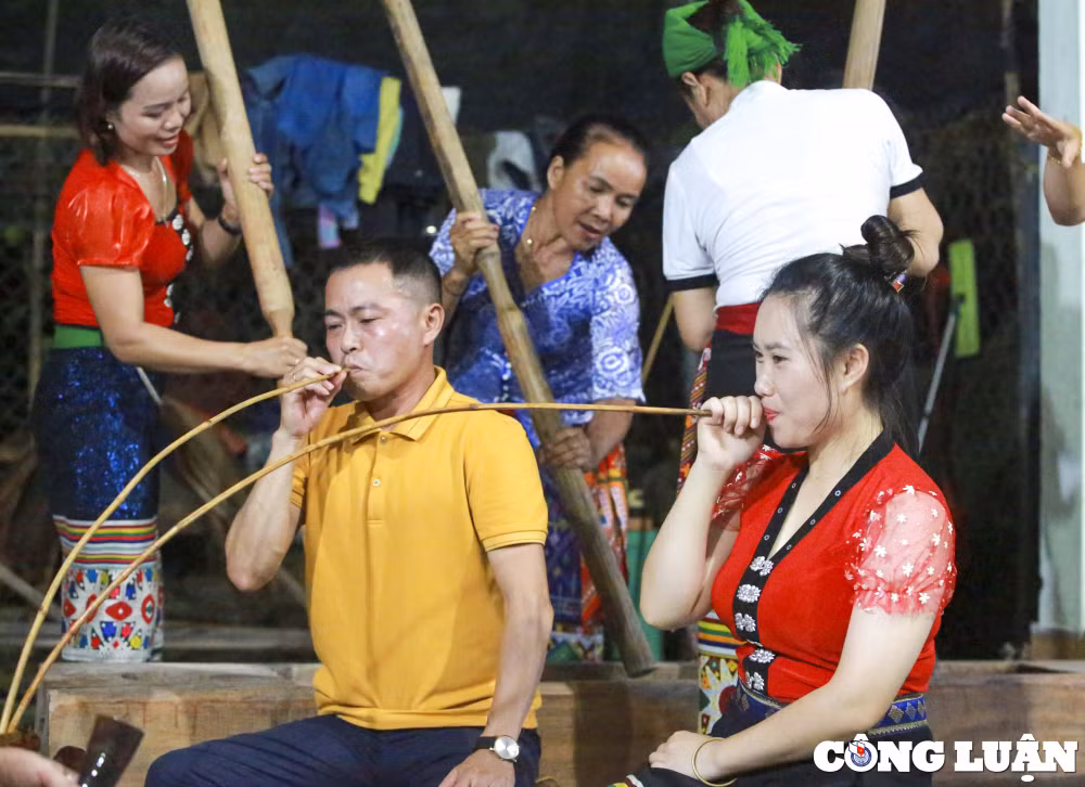 nghe an dong bao dan toc thai vui don tet doc lap hinh 9