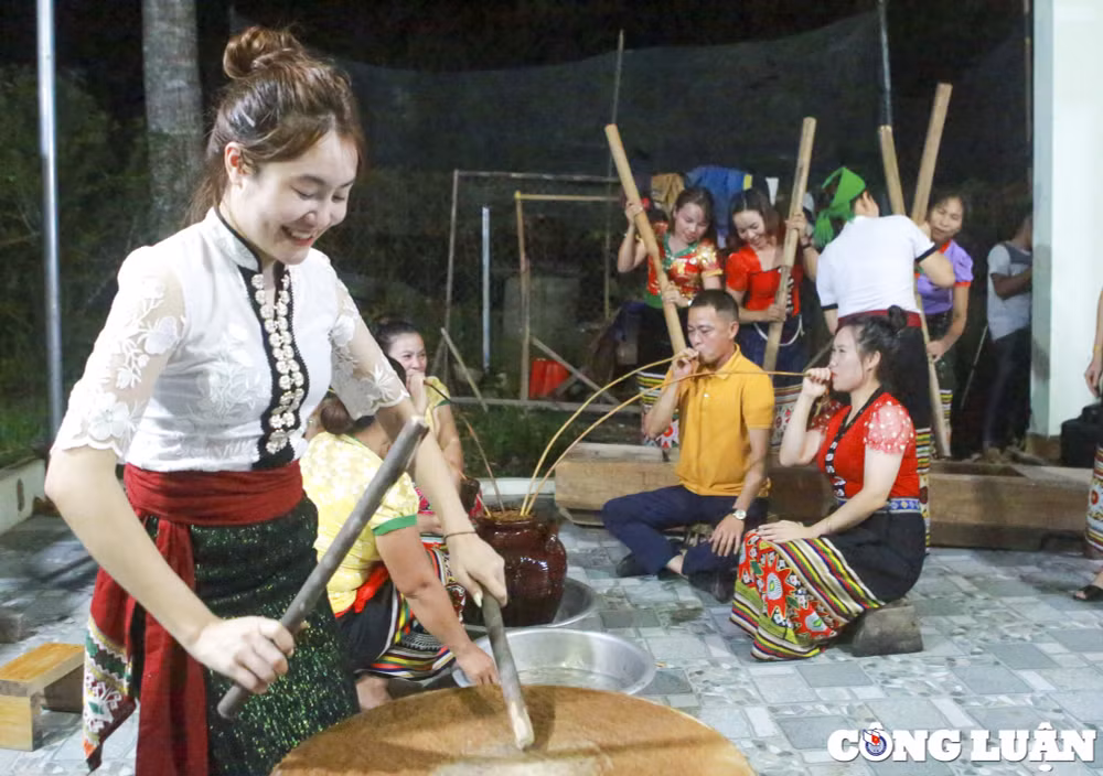 nghe an dong bao dan toc thai vui don tet doc lap hinh 10