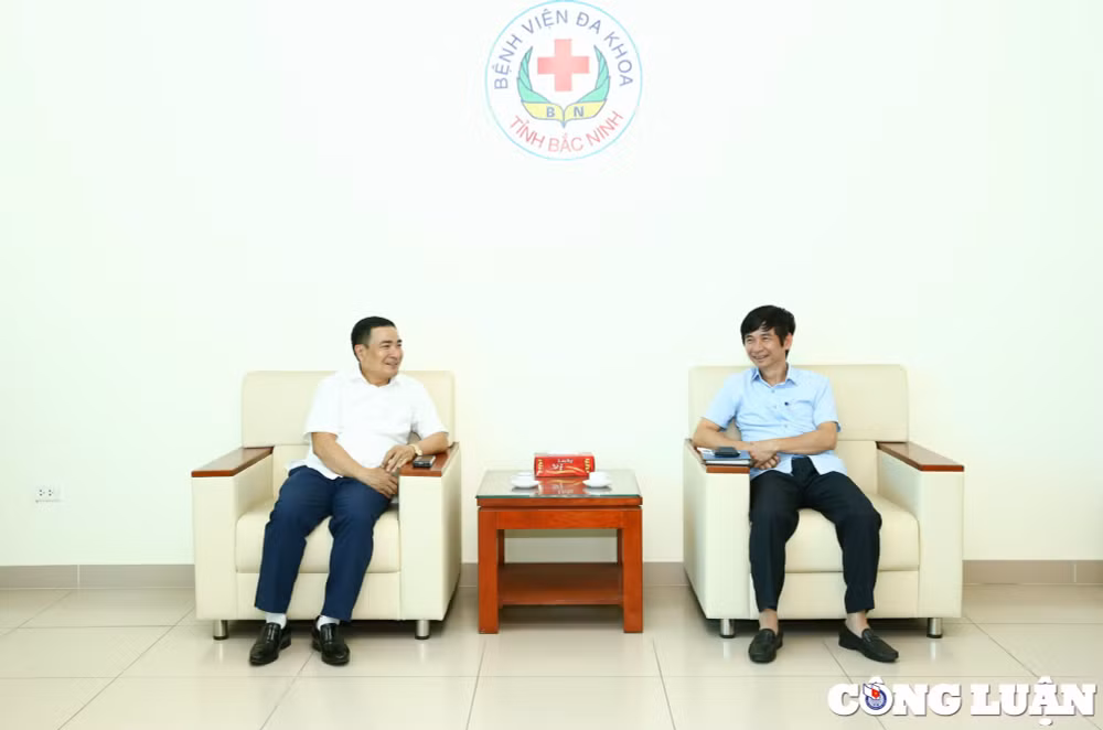 cau lac bo bao chi bac ninh tai ha noi trao qua trung thu cho cac benh nhi tai bac ninh hinh 1