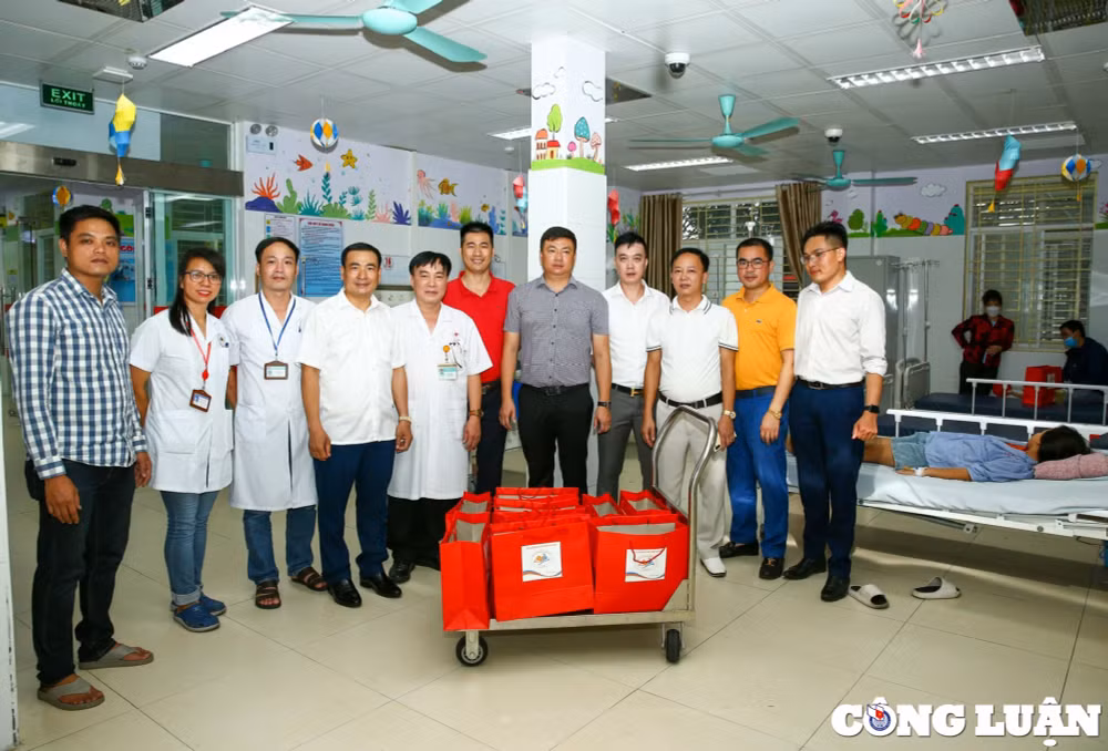 cau lac bo bao chi bac ninh tai ha noi trao qua trung thu cho cac benh nhi tai bac ninh hinh 6