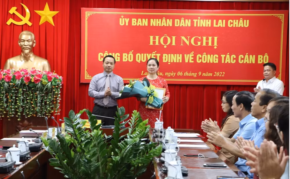 trao quyet dinh bo nhiem giam doc dai phat thanh truyen hinh tinh lai chau hinh 1