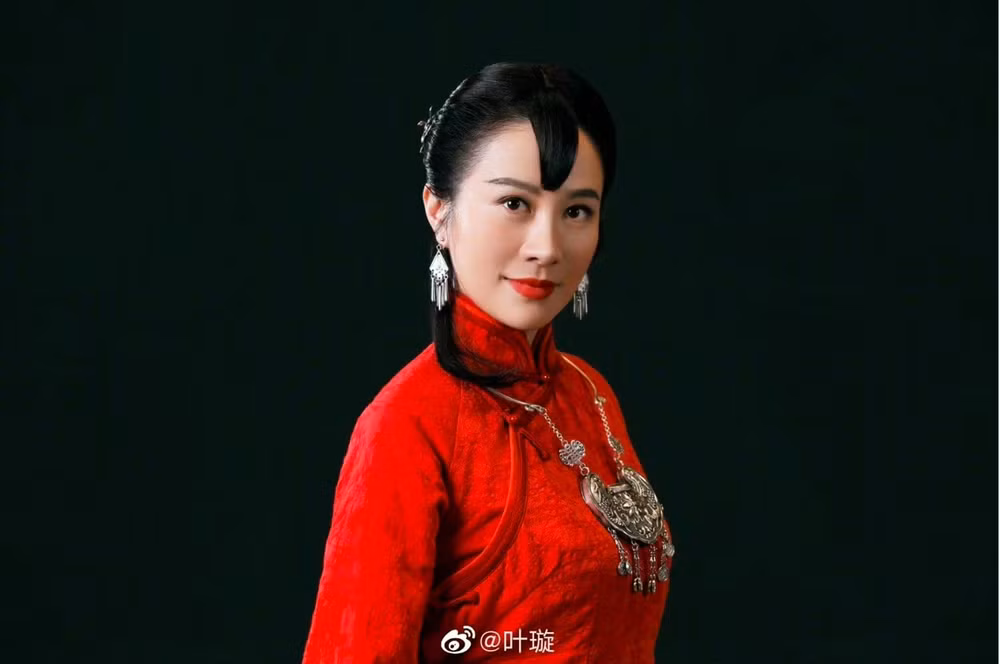my nhan diep tuyen bi dao dao cu dam vao mat khi bieu dien hinh 1