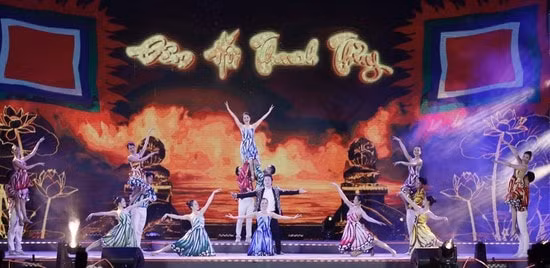 phu tho hang nghin nguoi tham du le khai mac tuan du lich thanh thuy nam 2022 hinh 4