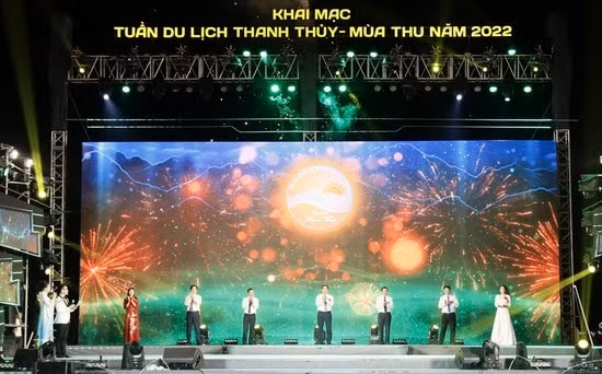 phu tho hang nghin nguoi tham du le khai mac tuan du lich thanh thuy nam 2022 hinh 1