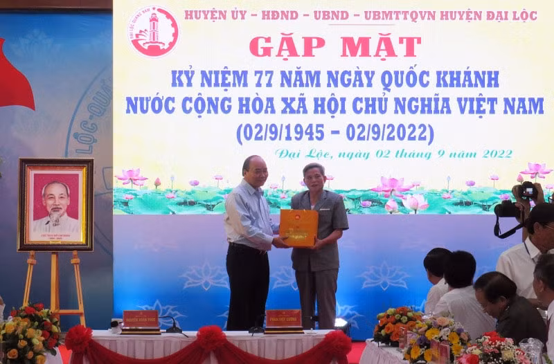dai loc tiep tuc quan diem lay dan lam goc cham lo cho dan ca ve doi song lan vat chat hinh 4