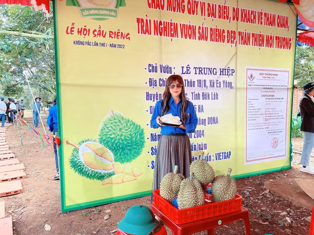 ba nang hau nhu quynh thanh ha phuong nga tro thanh dai dien hinh anh cua le hoi sau rieng hinh 7