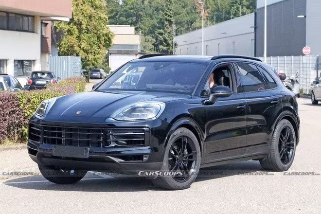 porsche cayenne 2023 sap duoc ven man hinh 1