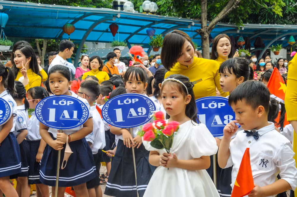 ha noi hoc sinh lop 1 phan khoi du le khai giang nam hoc moi hinh 5