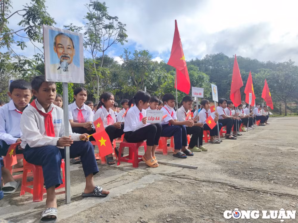 hoc sinh vung tam chan dong dat buoc vao nam hoc moi van con nhieu lo lang hinh 1