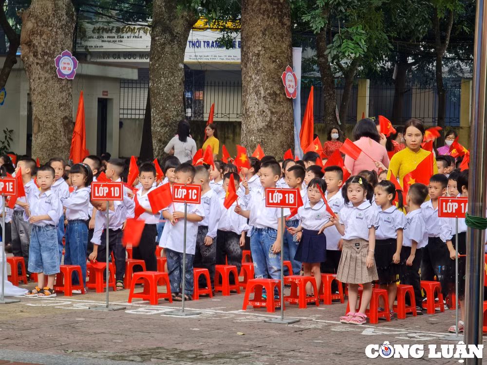 nhung hinh anh dep trong ngay khai giang nam hoc moi tai thanh hoa hinh 1