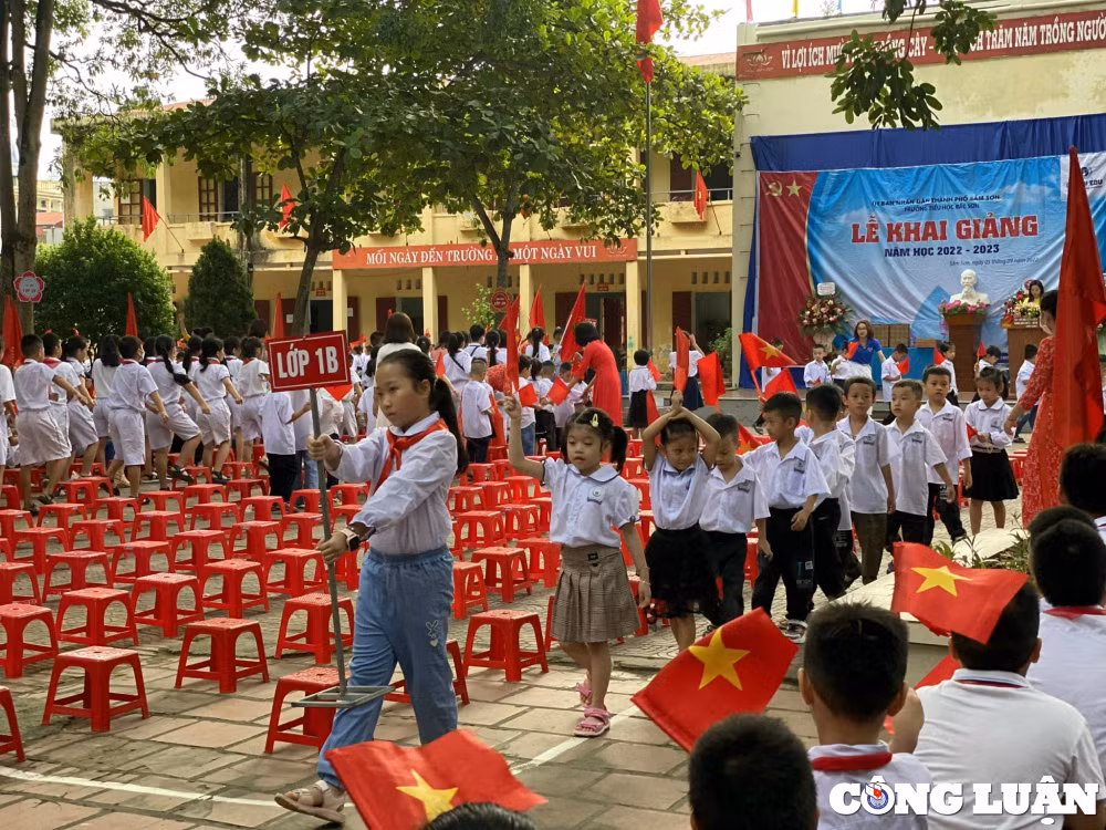 nhung hinh anh dep trong ngay khai giang nam hoc moi tai thanh hoa hinh 6