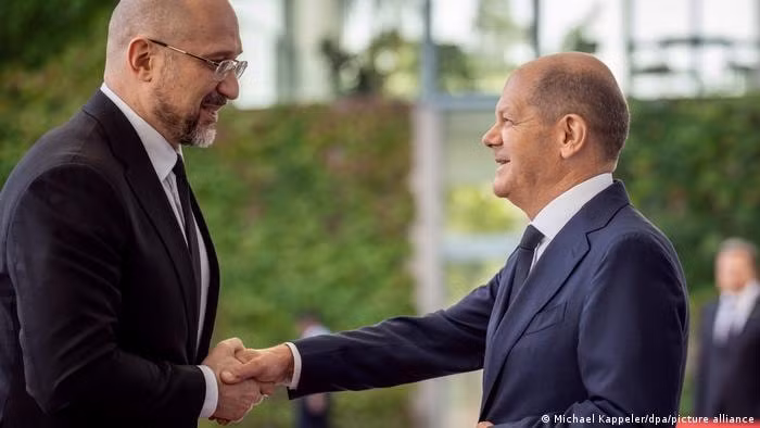 thu tuong ukraine den duc tim kiem them vu khi hinh 1