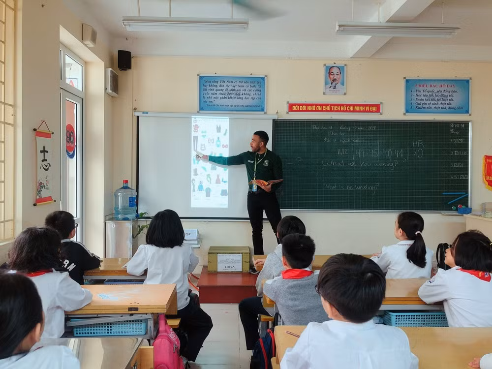 bo gddt cho phep day tieng anh ngoai chuong trinh o bac tieu hoc hinh 1