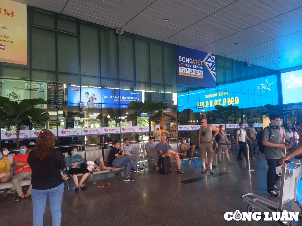 ngay cuoi nghi le 2 9 san bay tan son nhat don hang tram nghin khach tro lai tp hcm hinh 11