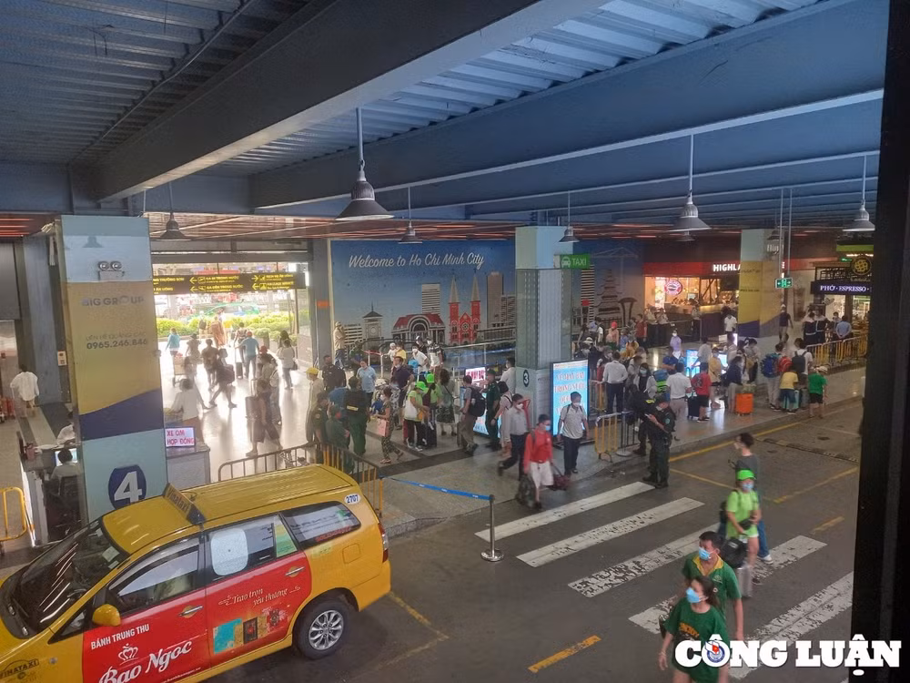 ngay cuoi nghi le 2 9 san bay tan son nhat don hang tram nghin khach tro lai tp hcm hinh 14