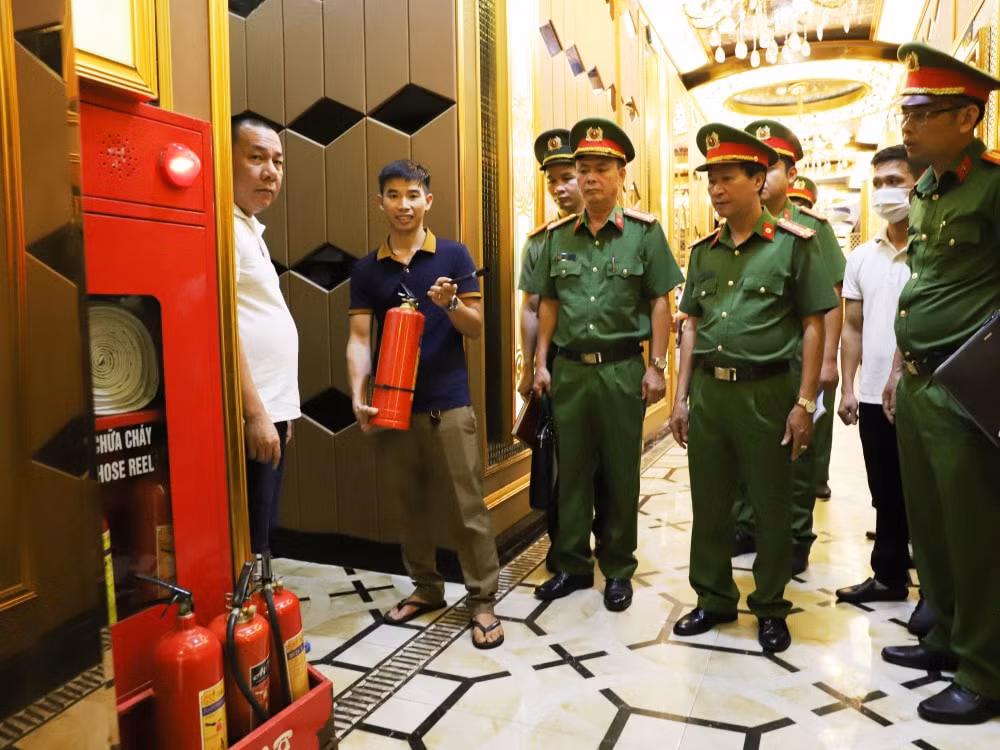 ha tinh tang cuong dam bao an toan pccc tai cac co so kinh doanh karaoke hinh 2