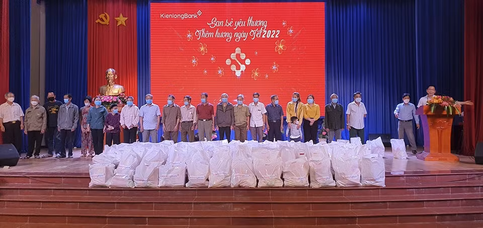 kienlongbank ho tro vung sau vung xa cac hoat dong giao duc va tac vu ngan hang dich vu cong hinh 6