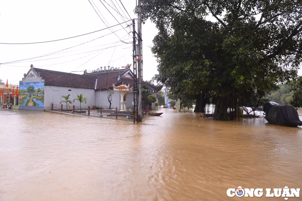 ha noi mua lon nuoc lu do ve khien nhieu khu vuc huyen chuong my ngap sau hinh 16