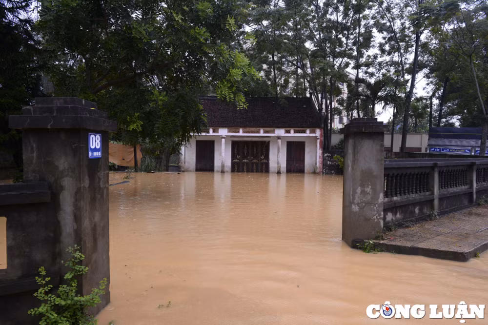 ha noi mua lon nuoc lu do ve khien nhieu khu vuc huyen chuong my ngap sau hinh 3