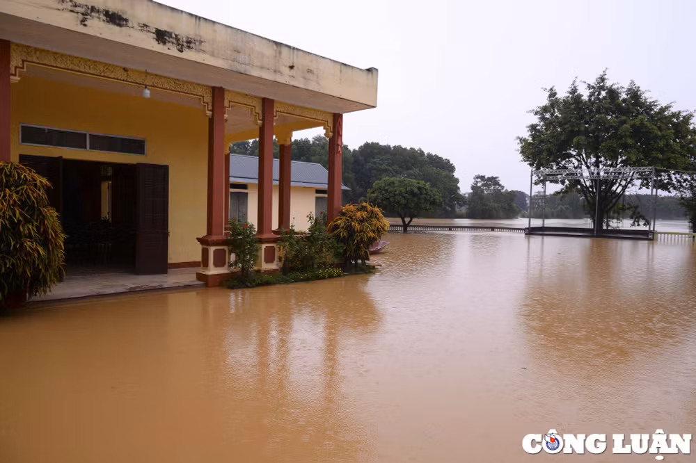 ha noi mua lon nuoc lu do ve khien nhieu khu vuc huyen chuong my ngap sau hinh 4