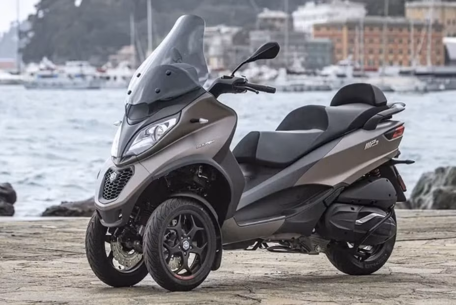 piaggio mp3 mau xe may 3 banh sap co mat tai viet nam hinh 1