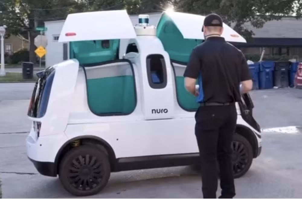 nuro xe o to tu lai chay dien duoc dang ky o viet nam hinh 2