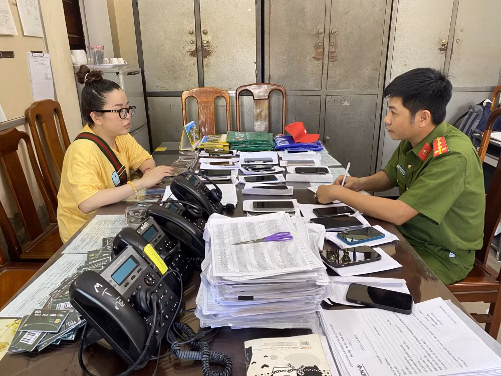 thua thien hue gia danh nhan vien ngan hang lua dao hon 10 nghin nguoi hinh 1