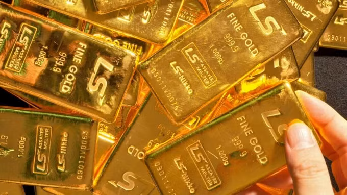 Tuần qua, vang giảm mạnh nhất kể từ tháng 3, xuống dưới mức 1.700 USD/ounce. Ảnh minh họa.
