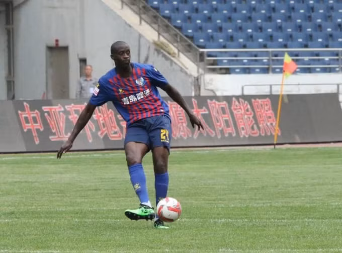 Yaya Toure cân nhắc khả năng thi đâu ở Đông Nam Á. Ảnh: Qingdao Huanghai