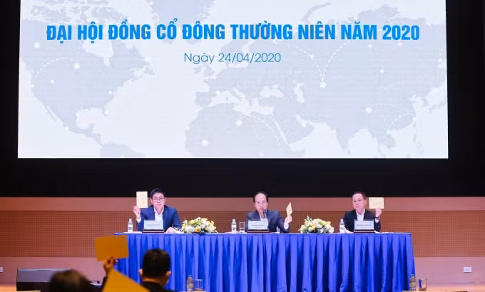 Ban chủ tọa ĐHĐCĐ thường niên năm 2020 FLC GAB. ĐHĐCĐ FLC GAB đã nhất trí với chủ trương nhận sáp nhập FLC Stone và FLC Faros.