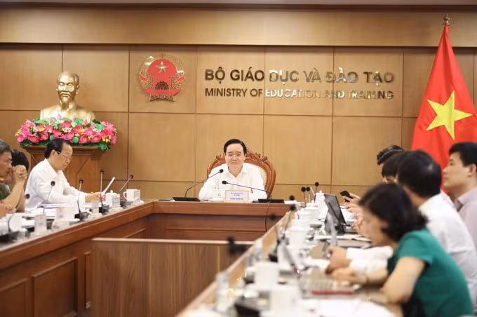 Bộ trưởng Phùng Xuân Nhạ điều hành Hội nghị trực tuyến với 63 tỉnh/thành phố về công tác tổ chức&nbsp;thi tốt nghiệp&nbsp;THPT năm 2020 (ảnh TL).