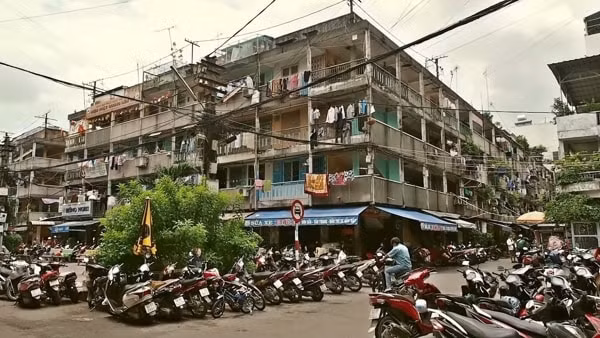 Mua nhà chung cư cũ cần phải lưu ý nhiều khía cạnh vì tiềm ẩn nhiều rủi ro. Ảnh minh họa