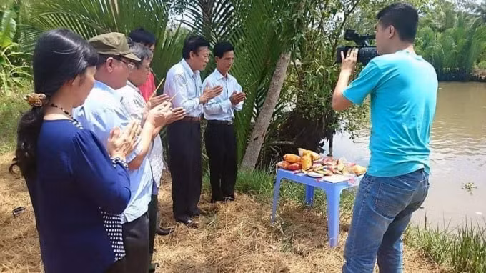 Ngày 29/4/2015, liệt sỹ Vũ Xuân được truy tặng danh hiệu Anh hùng LLVND. Gia đình, đồng đội về nơi anh hy sinh thắp hương tưởng nhớ liệt sỹ.