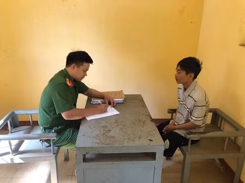 Đối tượng Nguyễn Văn Sơn tại Cơ quan Công an. Ảnh: Công an Đăk Lăk