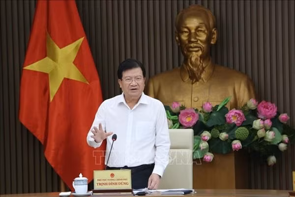 Phó Thủ tướng Trịnh Đình Dũng chủ trì cuộc họp phân vùng quy hoạch. Ảnh: TTXVN