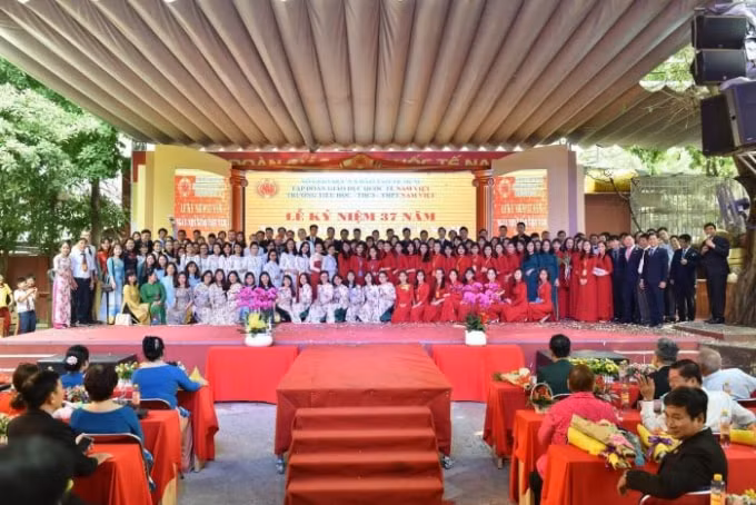 Với cơ sở vật chất và đội ngũ giáo viện hiện nay, hệ thống Trường Tiểu học - THCS - THPT Nam Việt đủ năng lực tuyển sinh lớp 10 lên đến hơn 3.000 chỉ tiêu