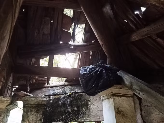 Di tích đang trở thành phế tích trước sự thờ ơ vô cảm của cơ quan quản lý văn hóa Bộ Văn hóa, Thể Thao và Du lịch.