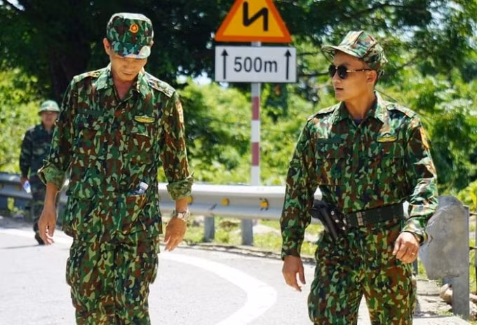 Lực lượng chức năng tuần tra trên tuyến đường đèo Hải Vân. Ảnh: TL
