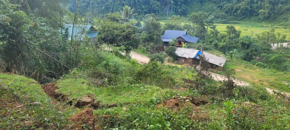 di doi khan cap 55 ho dan do mot qua doi phia sau nut hinh 1