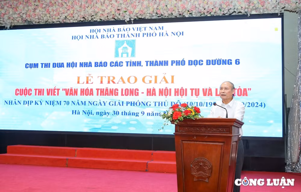 trao giai cuoc thi viet ve van hoa thang long ha noi hoi tu va lan toa hinh 2