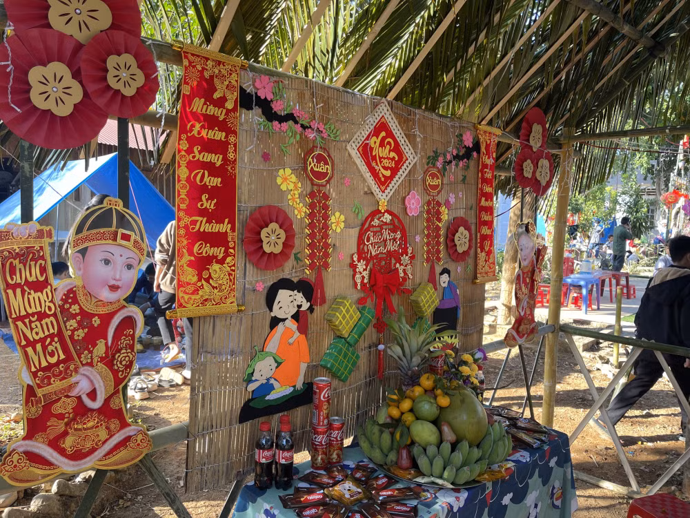 mang tet dam am den hoc tro ngheo vung bien gioi kon tum hinh 4