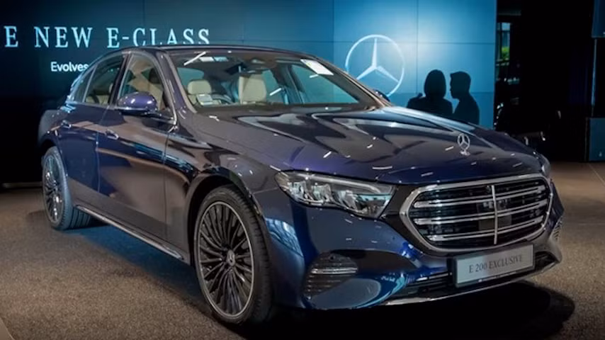 mercedes benz e class the he moi co mat tai singapore voi gia hon 7 ty dong hinh 5