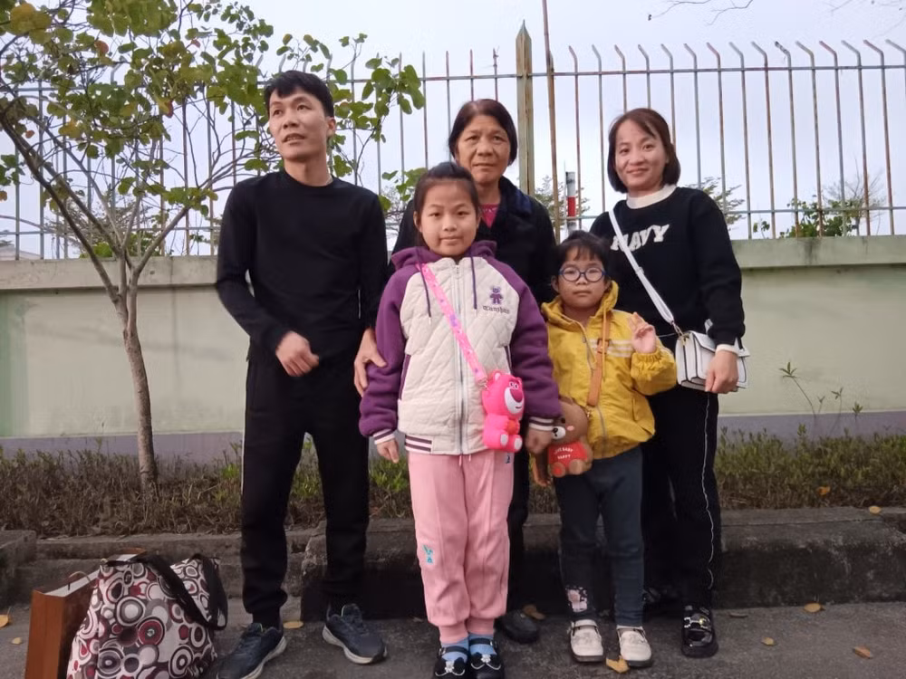 nhung chuyen xe am tinh cong doan dua cong nhan ve que don tet hinh 7