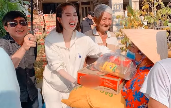 ngoc trinh chia se gi sau khi duoc huong an treo hinh 1