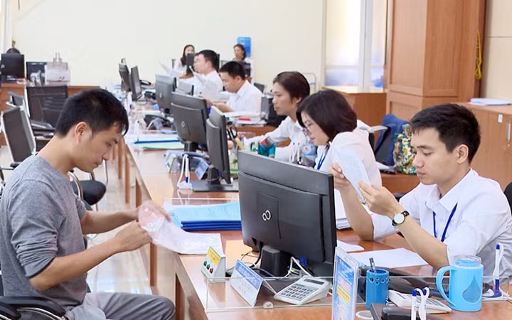 chinh phu quy dinh viec bau tuyen dung can bo cong chuc lam viec tai xa phuong thi tran cua tphcm hinh 1
