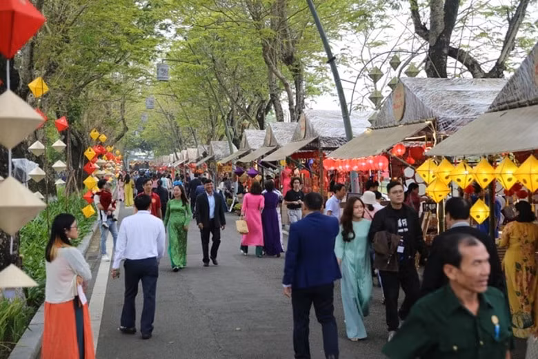 tet hue tai hien cac phong tuc ngay tet dat co do hinh 1