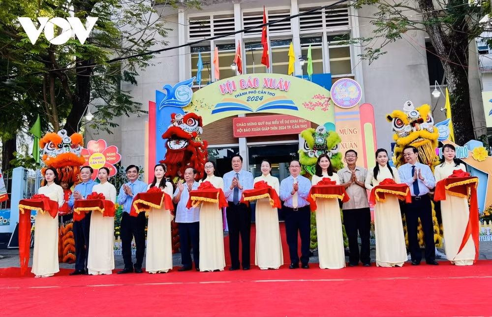 can tho khai mac hoi bao xuan 2024 hinh 1